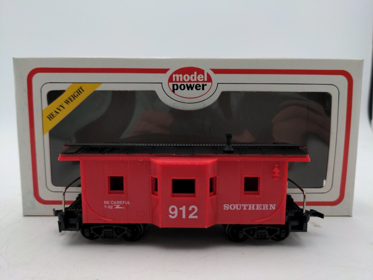 Model Power 8244 HO Scale Southern Caboose # T-62