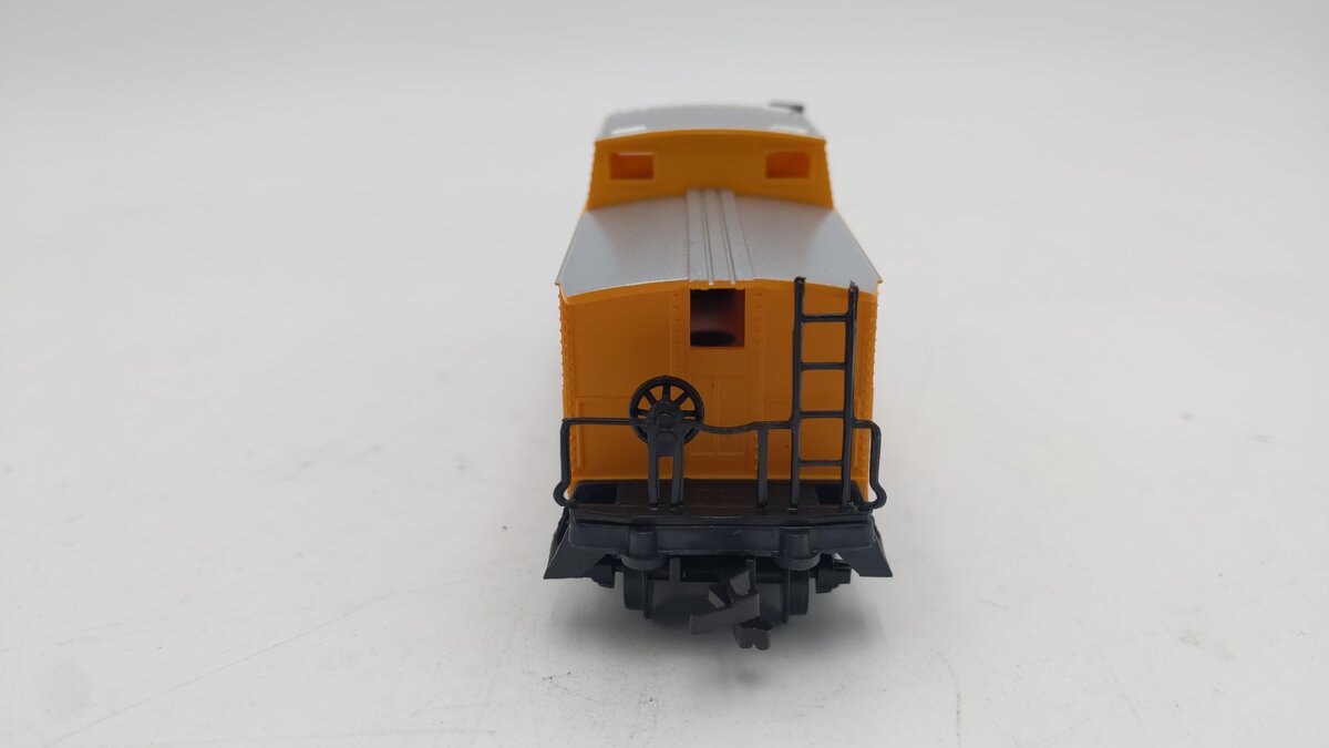 Life Like 8534 HO Scale Union Pacific Caboose Road # 49940