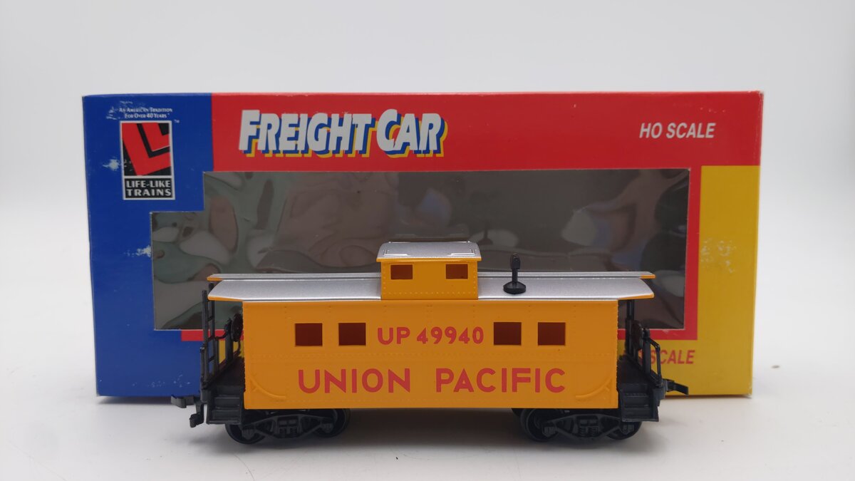 Life Like 8534 HO Scale Union Pacific Caboose Road # 49940