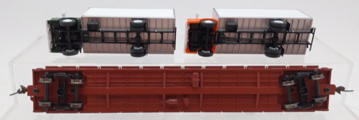 Athearn 92329 HO Scale BNSF 60' Flat Car w/2 Box Trucks #584946