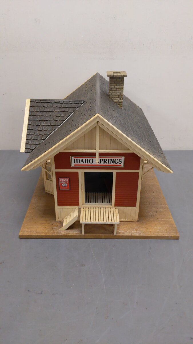 Pola 1806 G Assembled Idaho Springs Train Station Building Kit EX