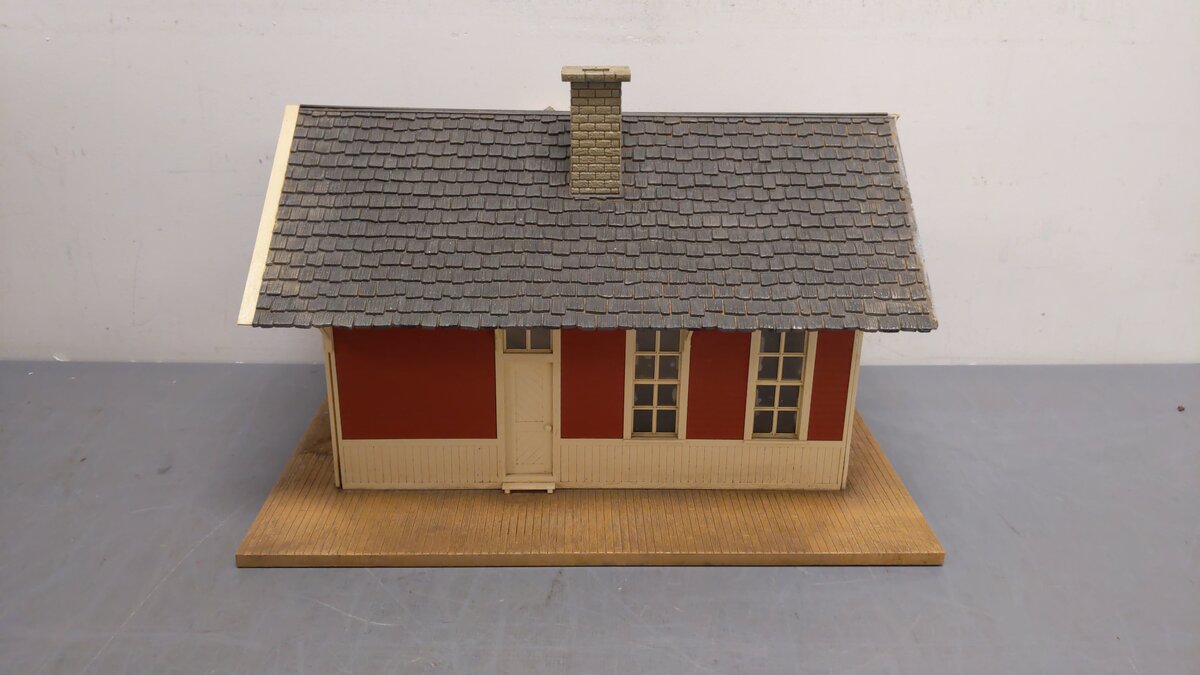 Pola 1806 G Assembled Idaho Springs Train Station Building Kit EX