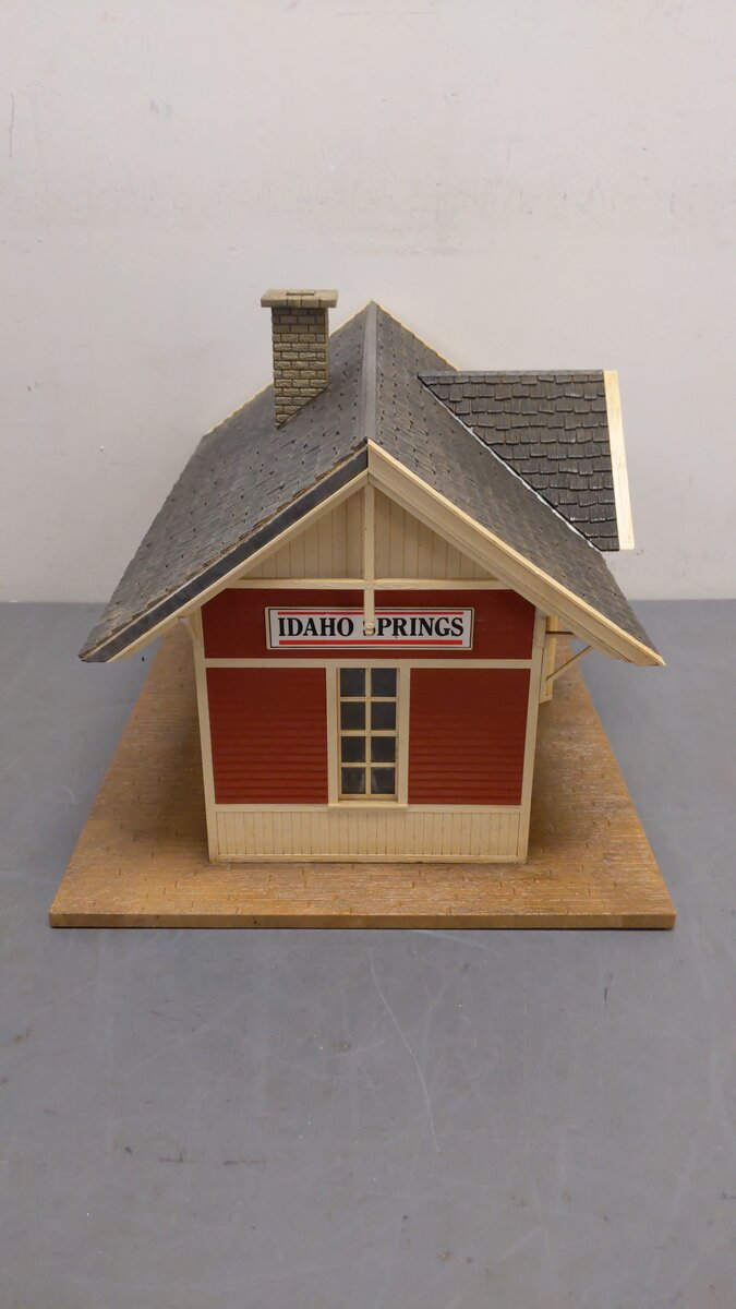 Pola 1806 G Assembled Idaho Springs Train Station Building Kit EX
