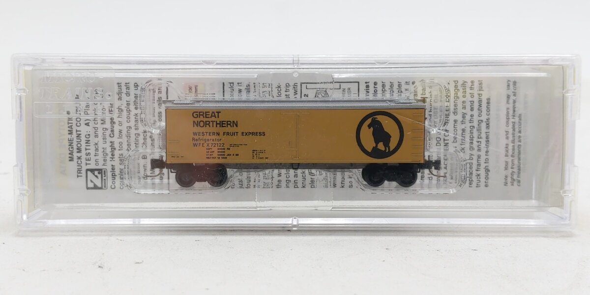 Micro-Trains 51800591 Z Great Northern 40’ Wood Reefers #72122