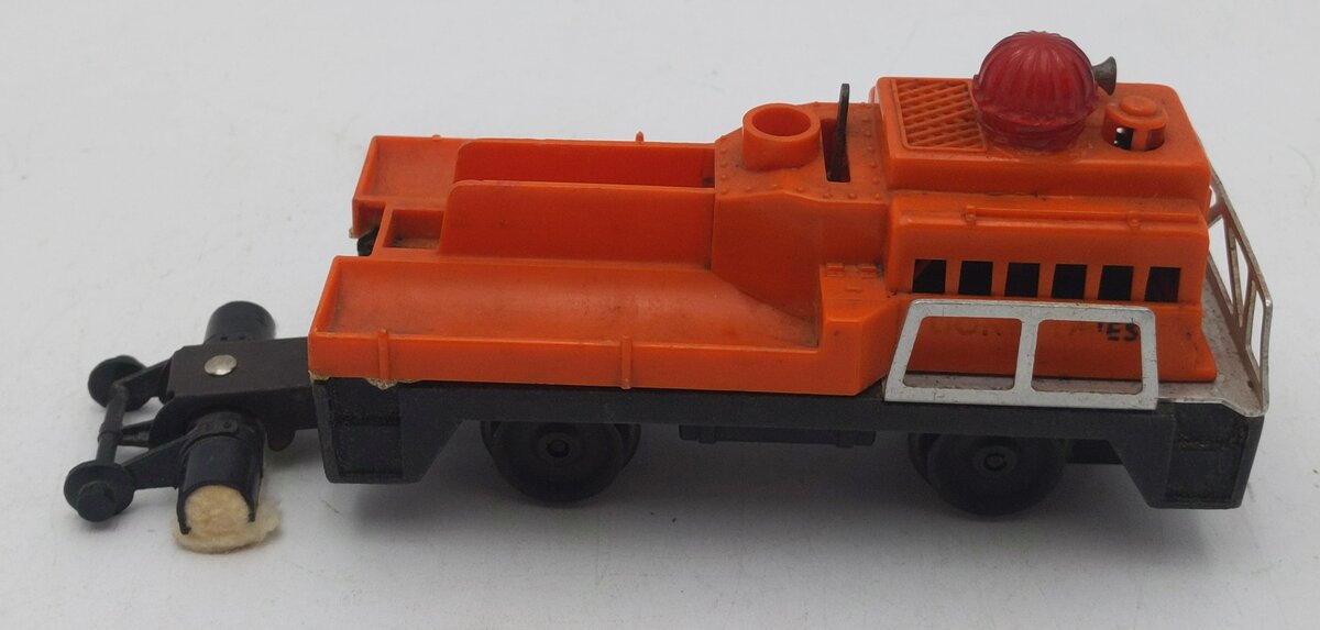 Lionel 3927 O Vintage Postwar Motorized Track Cleaner Car #3927 VG