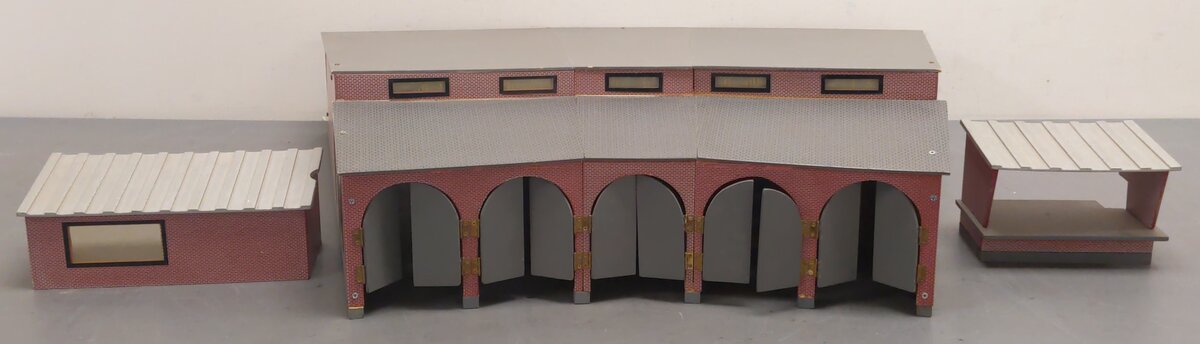 Scale University 1000 O Scale 5 Stall Wooden Roundhouse - Assembled VG