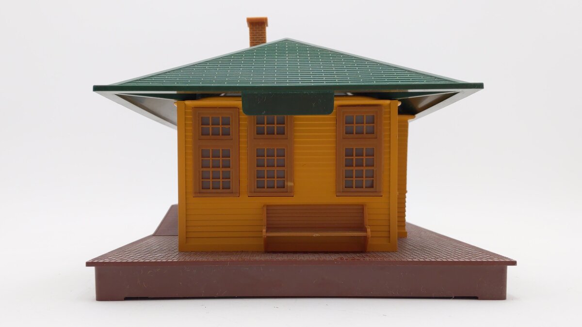 Lionel 6-12812 O Illuminated Freight Station