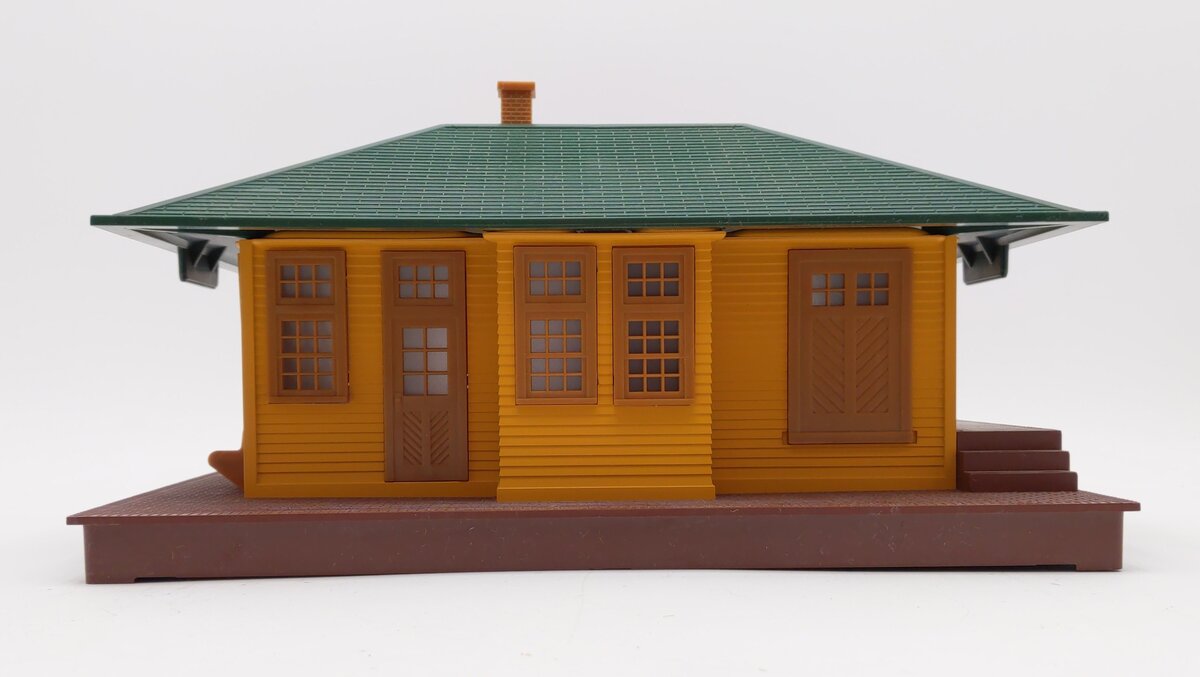 Lionel 6-12812 O Illuminated Freight Station