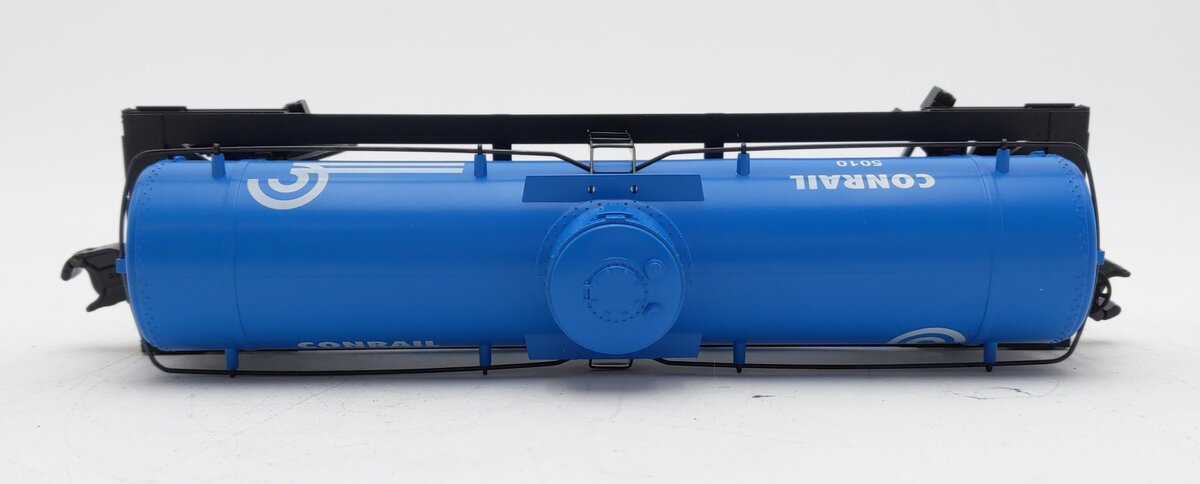 MTH 30-7305 O Gauge Conrail Semi-Scale Tank Car #5010