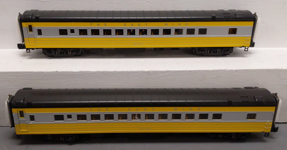 MTH 20-69124 O The East Wind 70' Streamlined Coach Passenger Set (Set of 2)