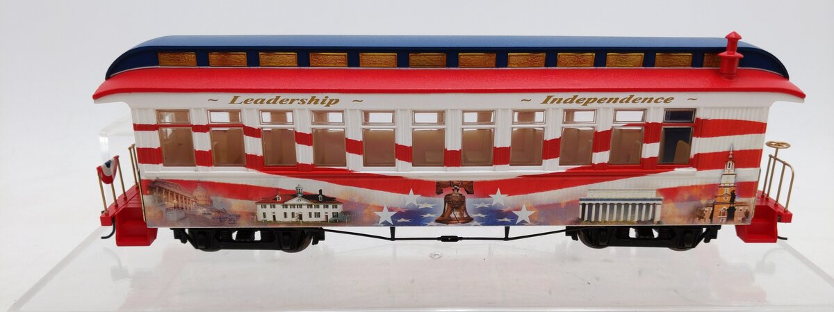 Hawthorne Village HO Spirit of America Coach Car w/ Track LN