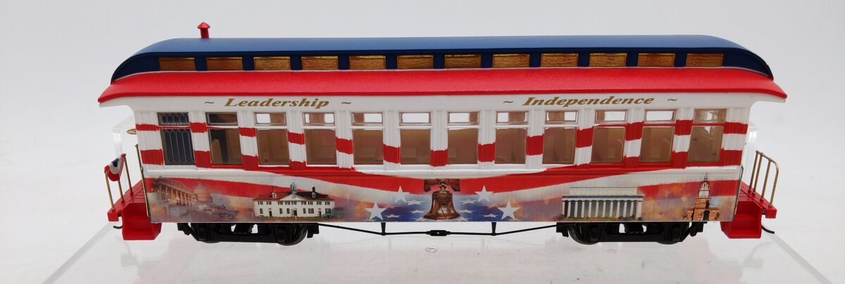 Hawthorne Village HO Spirit of America Coach Car w/ Track LN