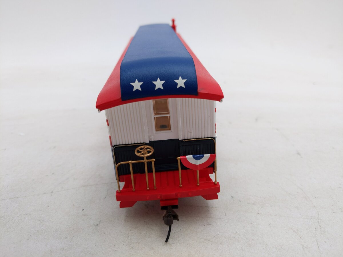 Hawthorne Village HO Spirit of America Passenger Car w/Transformer LN