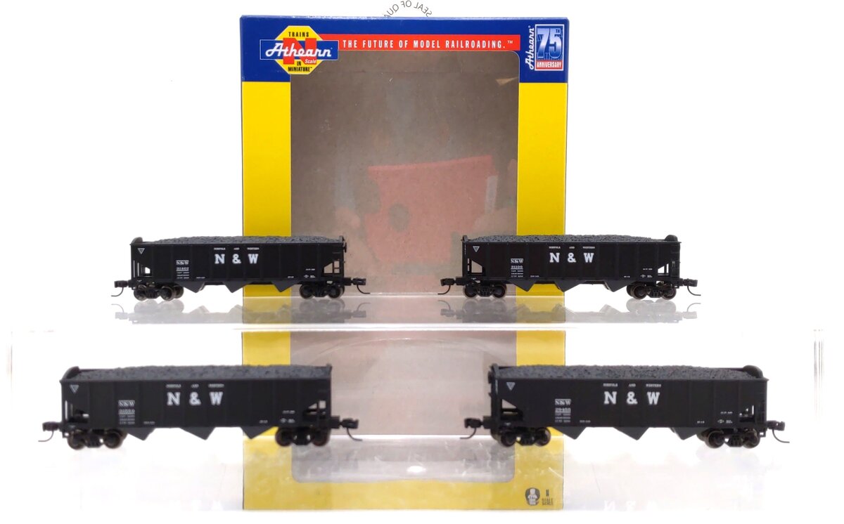 Athearn 25575 N N&W 40' 3-Bay Ribbed Hopper with Load #2 (Pack of 4)