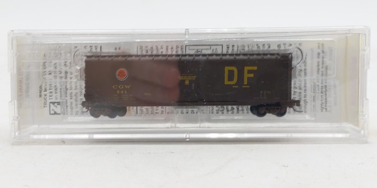 Micro-Trains 50700611 Z Chicago Great Western 50' Plug Door Boxcar #541