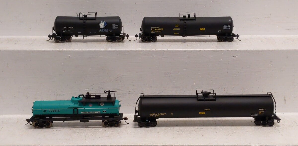 Walthers Assorted HO Tank Cars [4]: #33527, 664755,15818, 90814 VG/Box