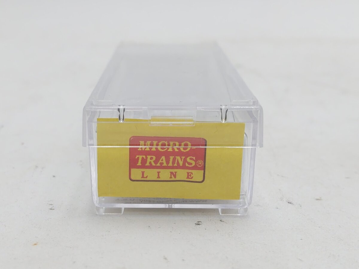 Micro-Trains 51200011 Z Scale Canadian National 50' Rib Side Box Car #553201