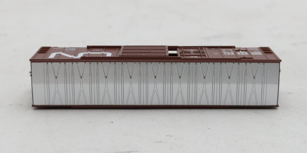 Micro-Trains 51200011 Z Scale Canadian National 50' Rib Side Box Car #553201