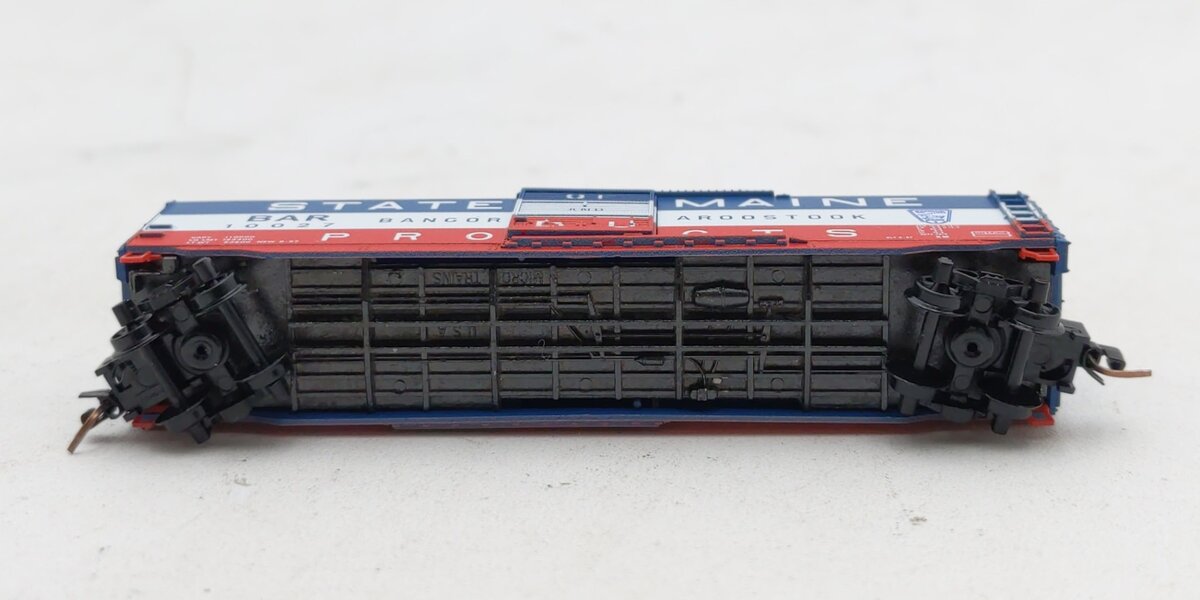 Micro-Trains 50500321 Z BAR State of Maine Products 50' Box Car #10027