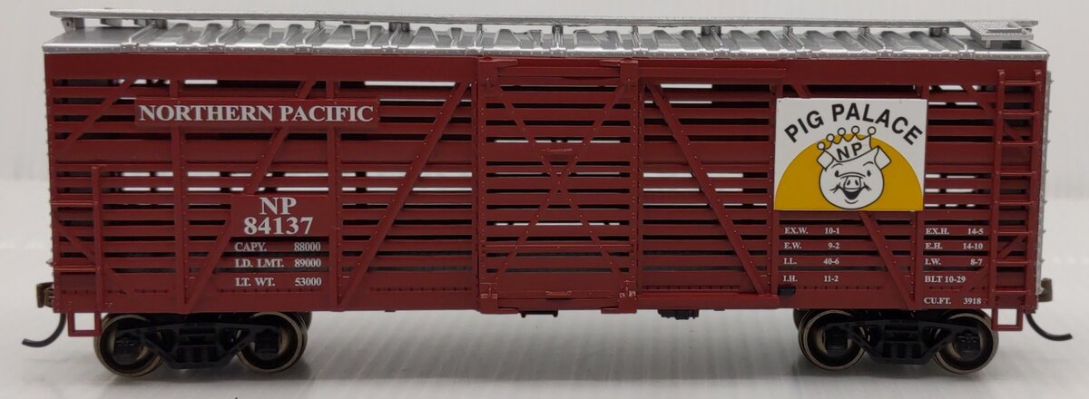 Roundhouse 2930 HO Scale Northern Pacific/Pig Palace 40' Stock Car #84137