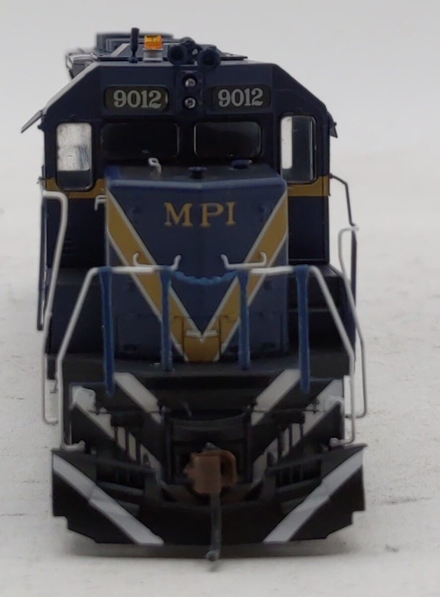 Athearn 98060 HO Motive Power International RTR SD45 Diesel #9012