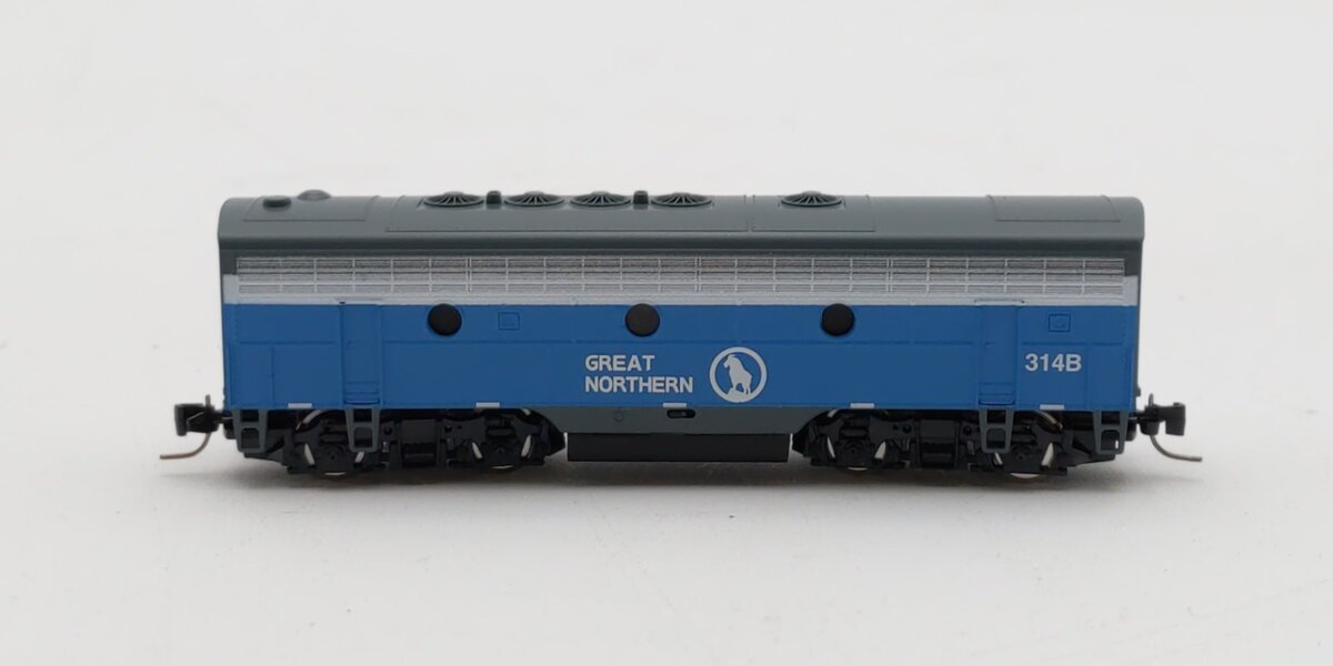 Micro-Trains 98002330 Z Scale Great Northern EMD F7B Diesel #2203C - Standard DC