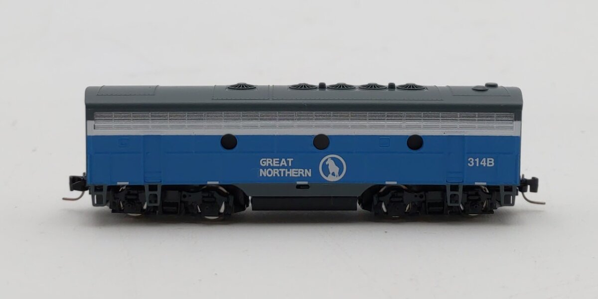 Micro-Trains 98002330 Z Scale Great Northern EMD F7B Diesel #2203C - Standard DC
