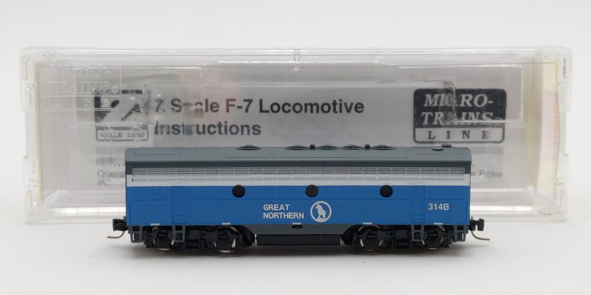 Micro-Trains 98002330 Z Scale Great Northern EMD F7B Diesel #2203C - Standard DC