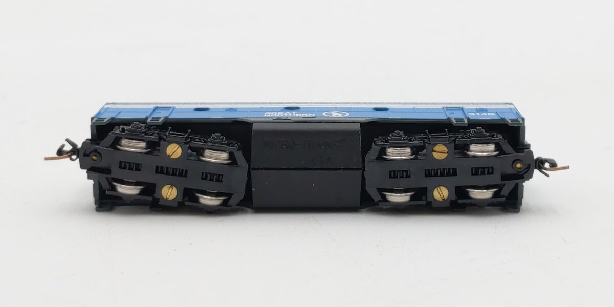 Micro-Trains 98002330 Z Scale Great Northern EMD F7B Diesel #2203C - Standard DC