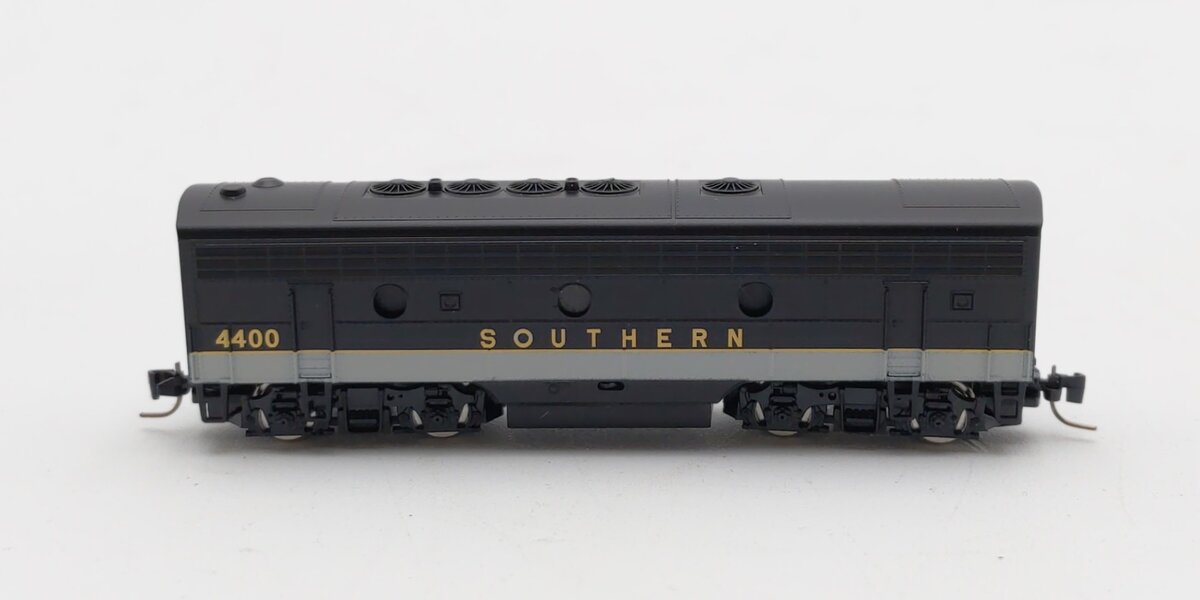 Micro-Trains 98002371 Z Southern Railway EMD F7B - Standard DC #4400