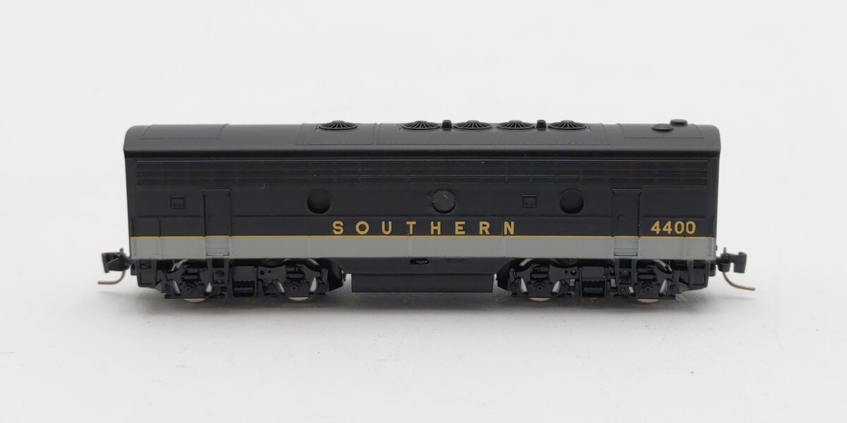 Micro-Trains 98002371 Z Southern Railway EMD F7B - Standard DC #4400