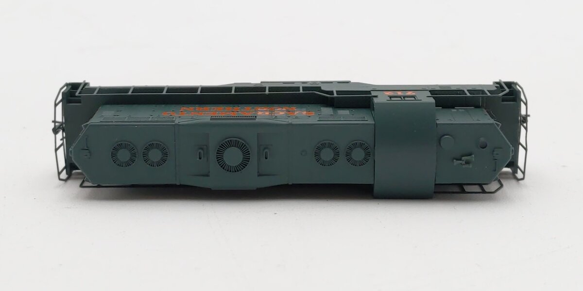 Micro-Trains 98201100 Z SN EMD GP9 Powered Diesel Locomotive #712