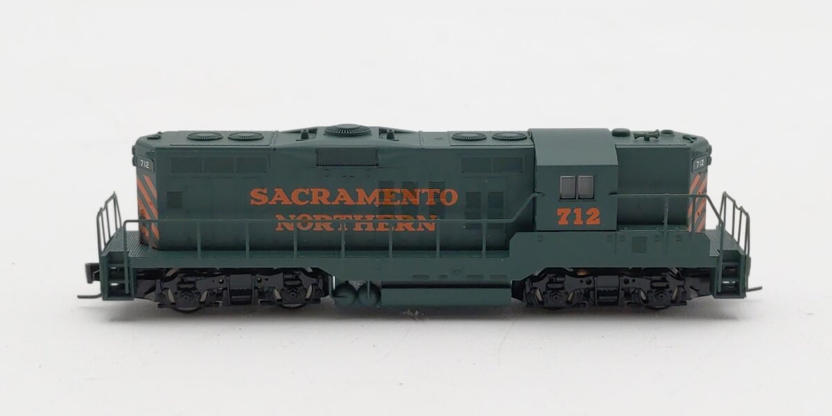 Micro-Trains 98201100 Z SN EMD GP9 Powered Diesel Locomotive #712