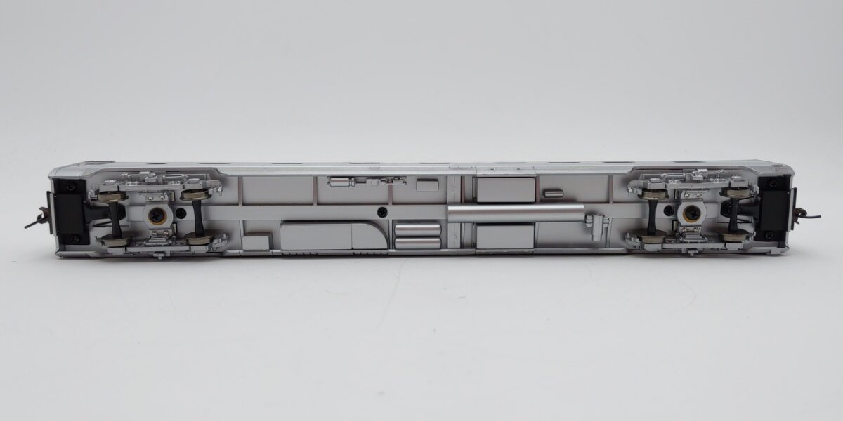 Walthers 932-9005 HO Santa Fe Super Chief P-S 4-4-2 Sleeper LN/Box