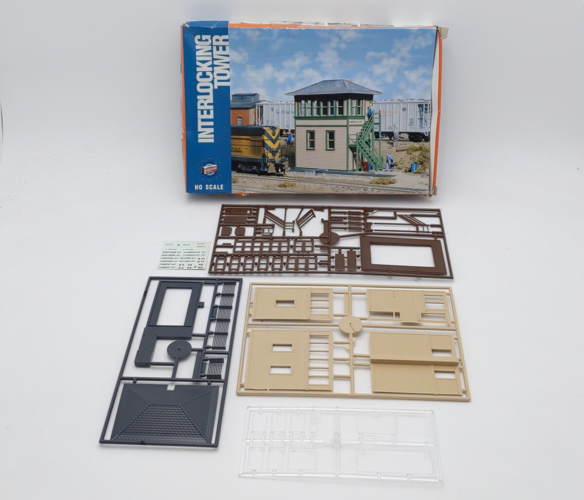 Walthers 933-3071 HO Scale Interlocking Tower Building Kit