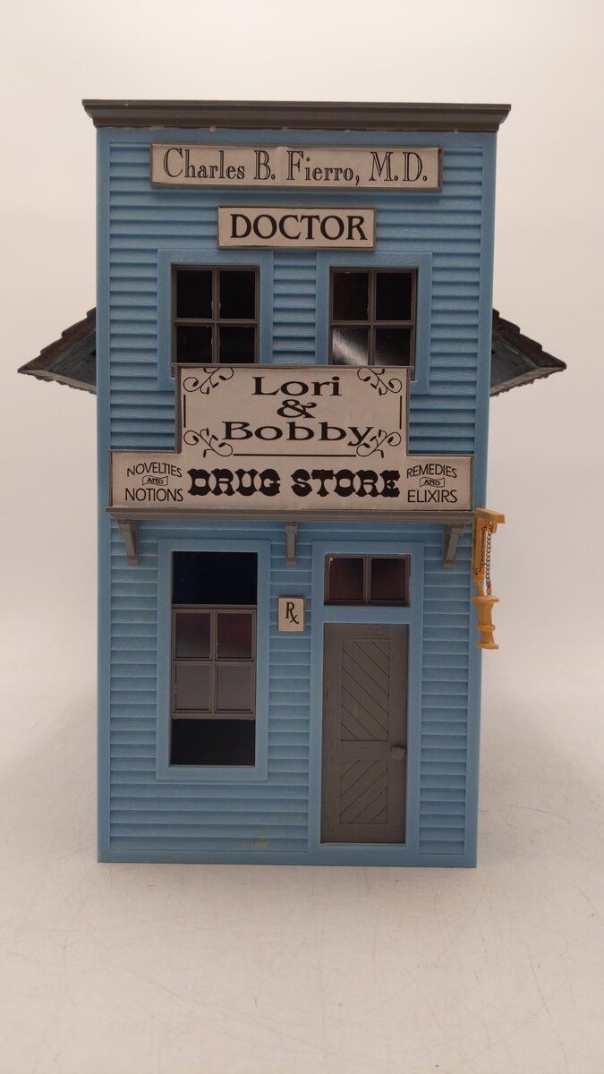 Pola LGB Doctor and Drug Store Building EX
