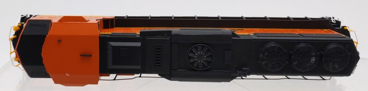 Athearn 88865 HO BNSF/Black, Orange RTR GP60M Diesel Locomotive #150