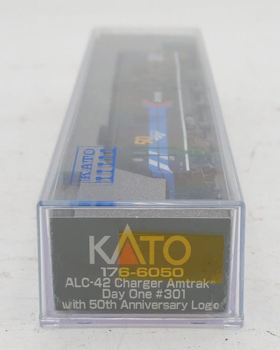 Kato 176-6050 N Scale Amtrak Day One ALC-42 Charger Diesel