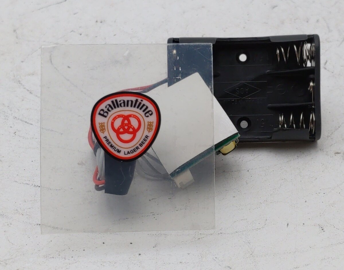 Miller Engineering 8865 HO/O Ballantine Beer Flashing Neon Window Sign