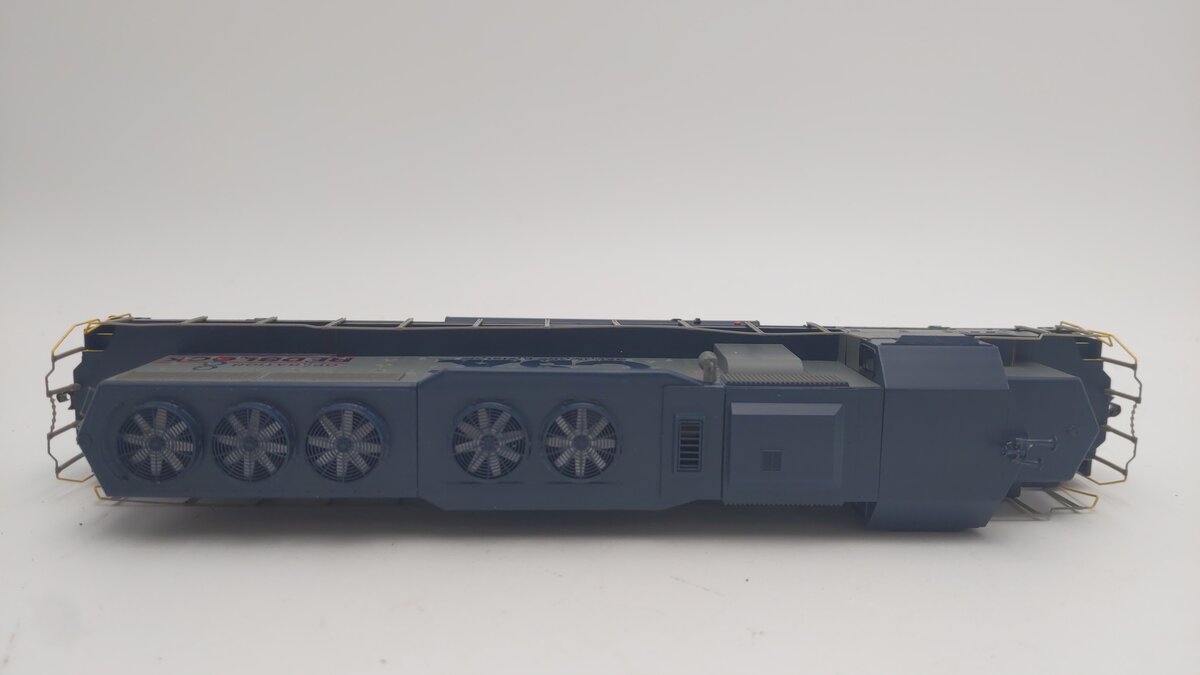Athearn 89882 HO CSX/Operation Redblock RTR SD40 Diesel Locomotive #8428
