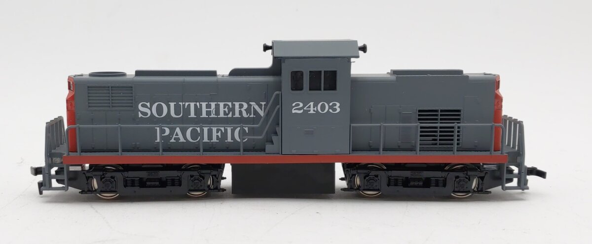 IHC 24014 HO Southern Pacific Alco Century 415 Diesel Locomotive #2403