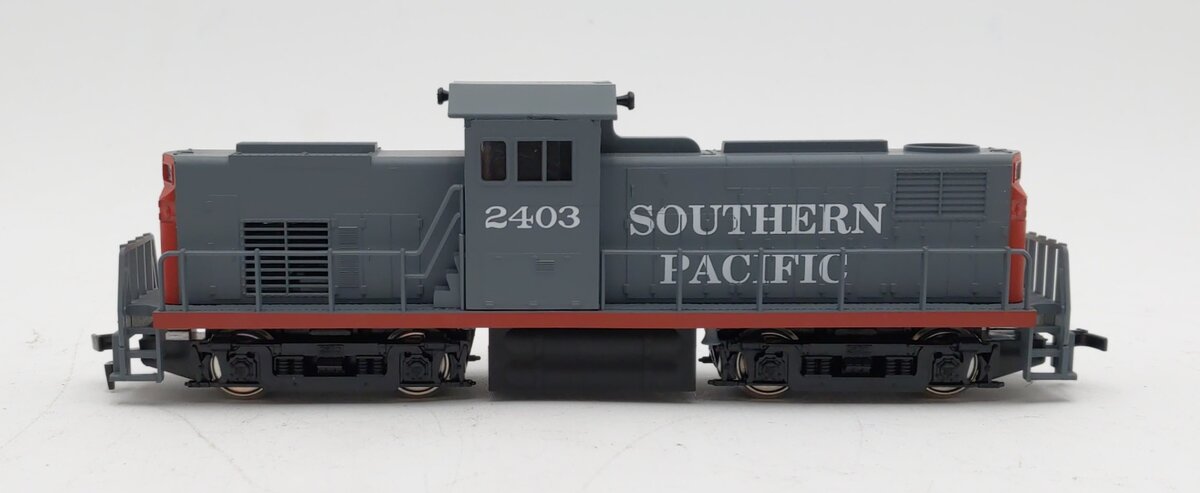 IHC 24014 HO Southern Pacific Alco Century 415 Diesel Locomotive #2403