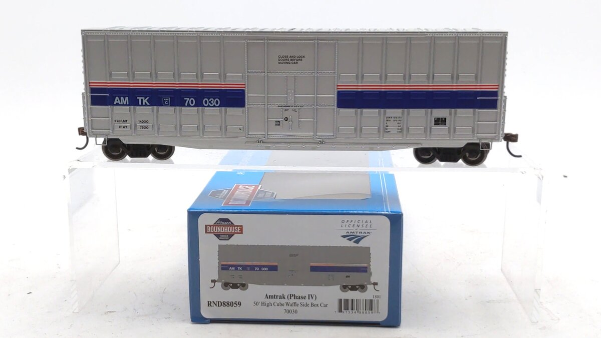 Roundhouse 88059 HO Scale Amtrak 50' Waffle HC Plug Door Box #70030