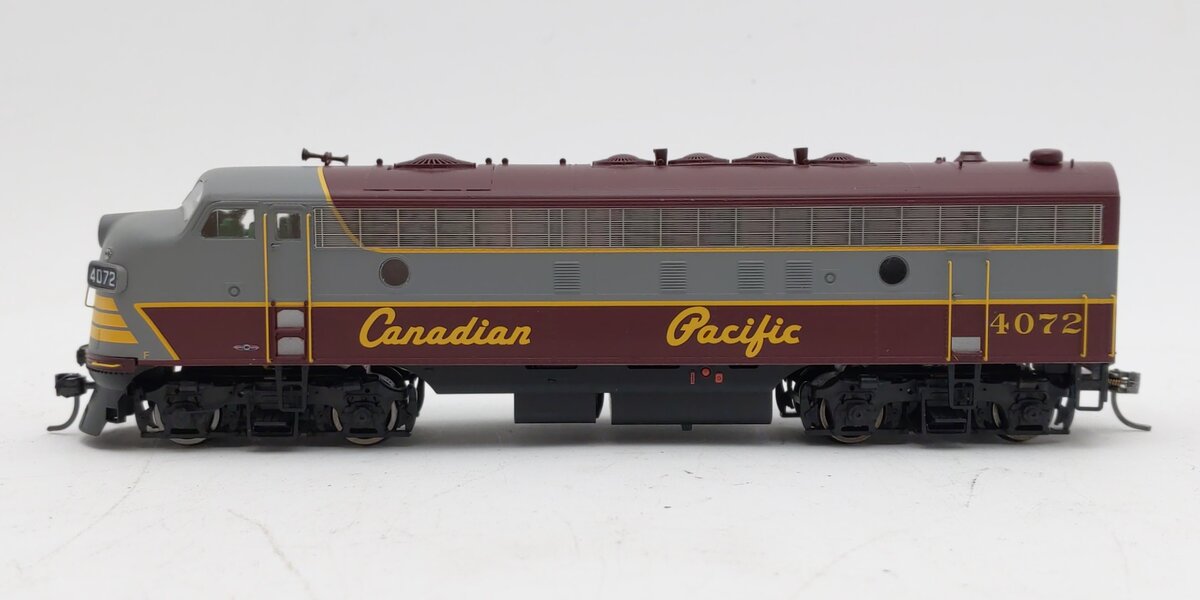 InterMountain 49938s-07 HO Canadian Pacific FP7 Diesel Locomotive w/Sound #4072 EX/Box