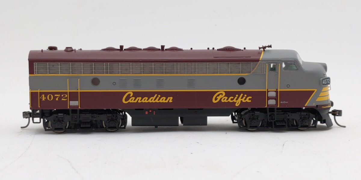 InterMountain 49938s-07 HO Canadian Pacific FP7 Diesel Locomotive w/Sound #4072 EX/Box
