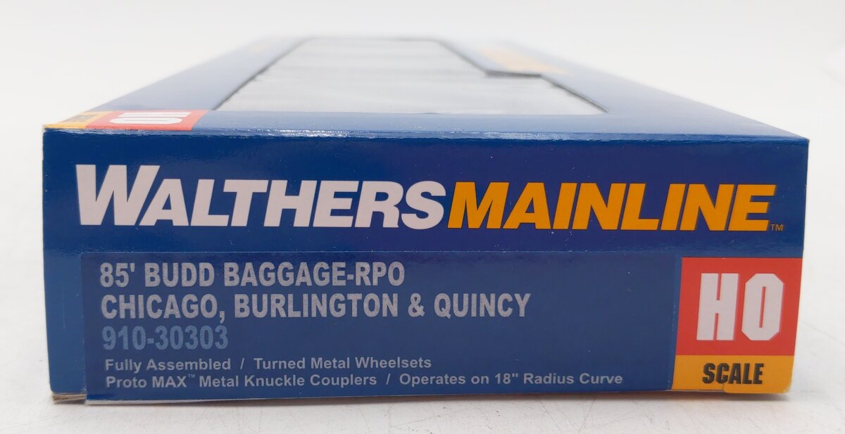 Walthers 910-30303 HO Scale Chicago, Burlington & Quincy 85' Budd Baggage Car