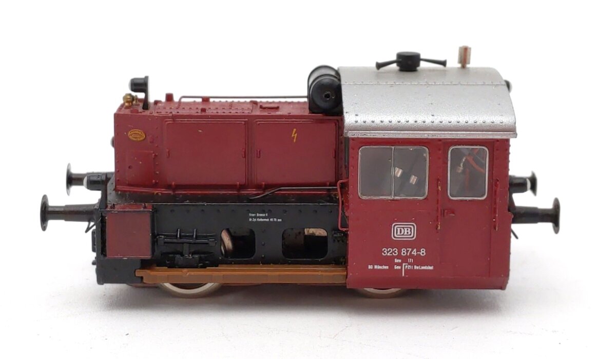 Brawa 0484 HO Scale DB Switcher Diesel Locomotive #323 874-8 EX
