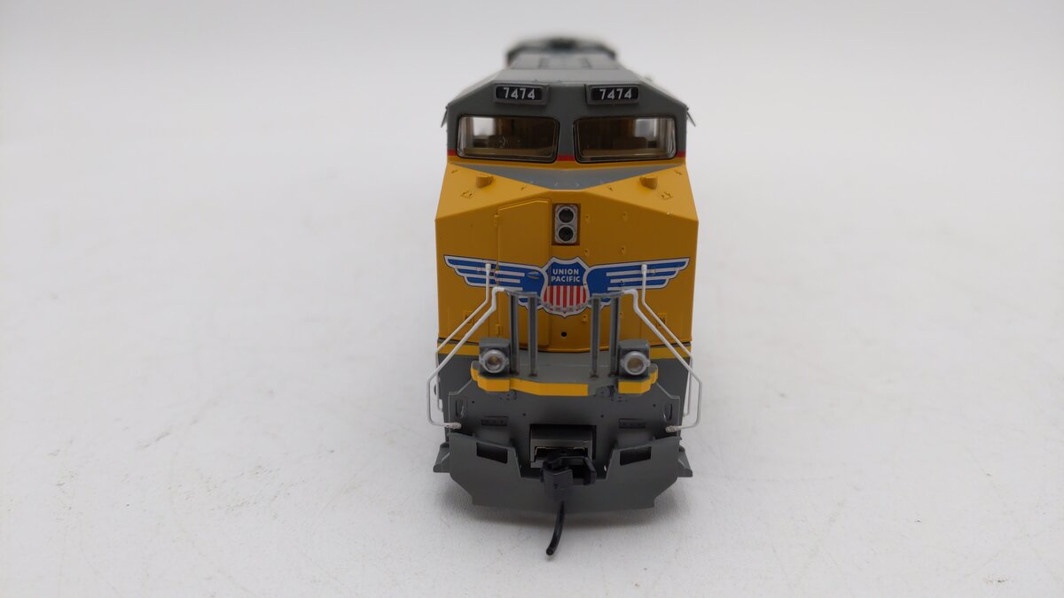Walthers 910-20211 HO UP GE ES44AC Diesel Locomotive with DCC/Sound #7474