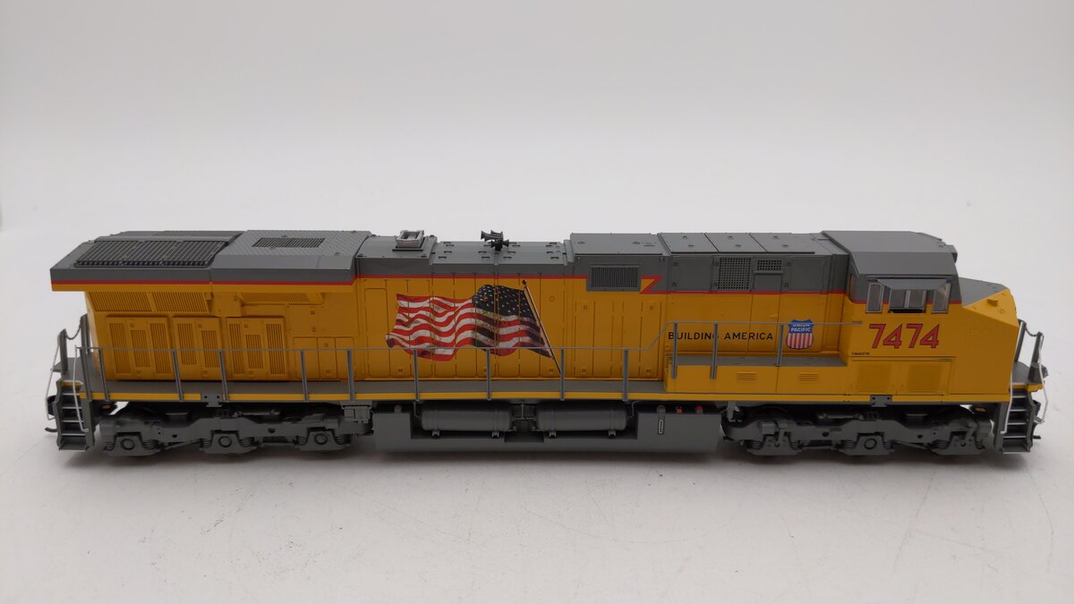 Walthers 910-20211 HO UP GE ES44AC Diesel Locomotive with DCC/Sound #7474