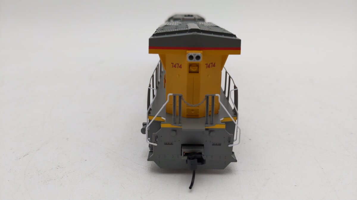 Walthers 910-20211 HO UP GE ES44AC Diesel Locomotive with DCC/Sound #7474